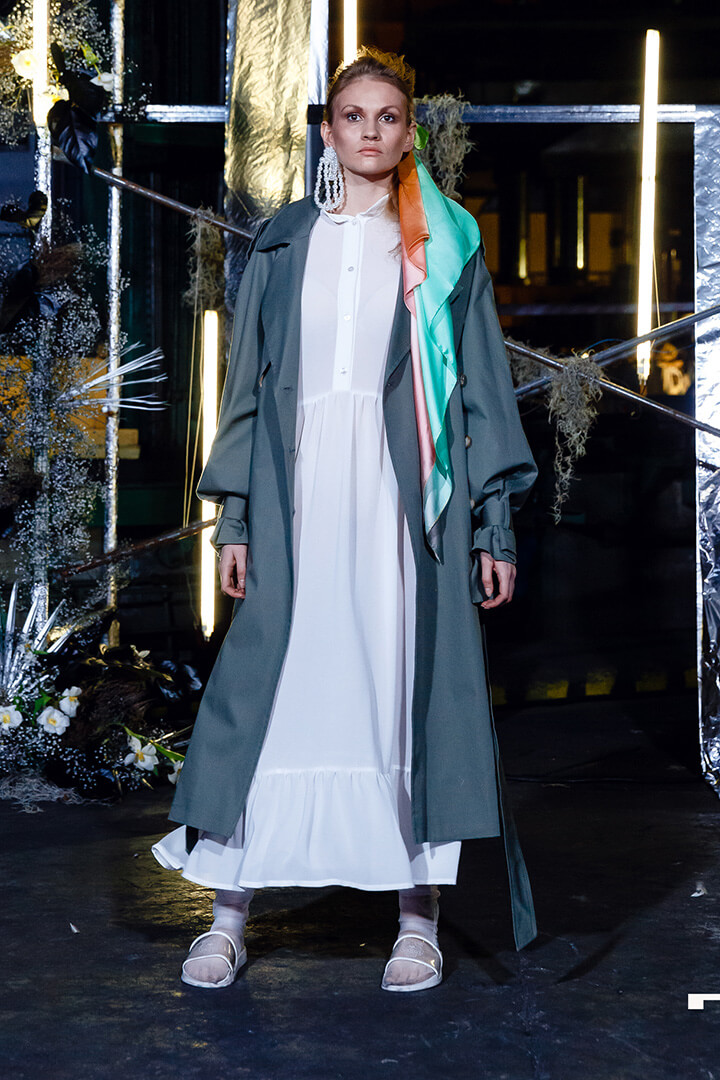 LFW тренч oversize DEplace