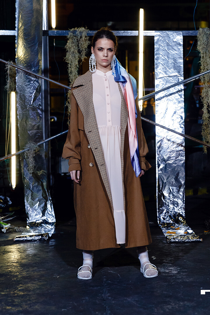 LFW тренч oversize DEplace